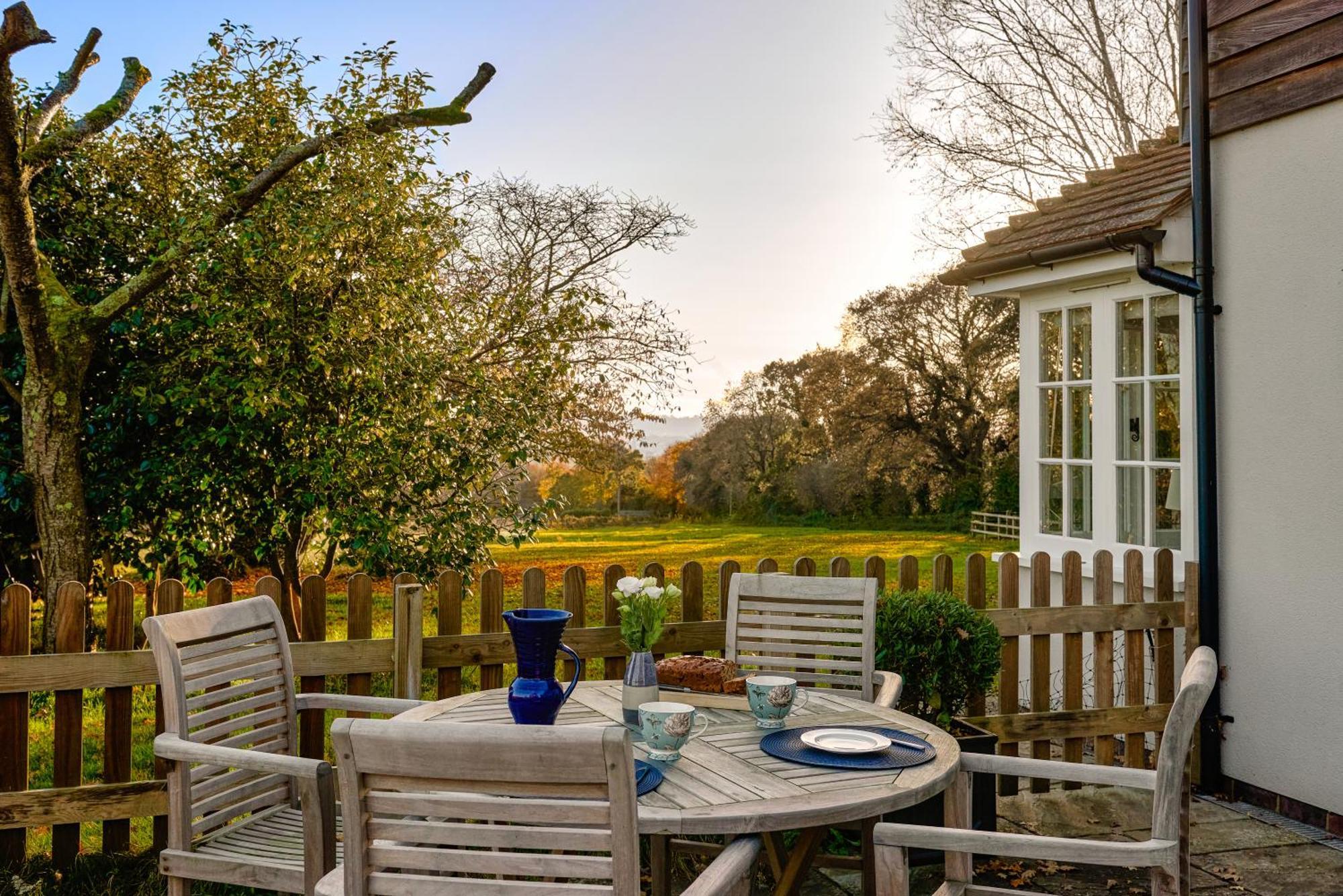 Garden Flat Near Goodwood With Stunning Views Lejlighed Petersfield Eksteriør billede
